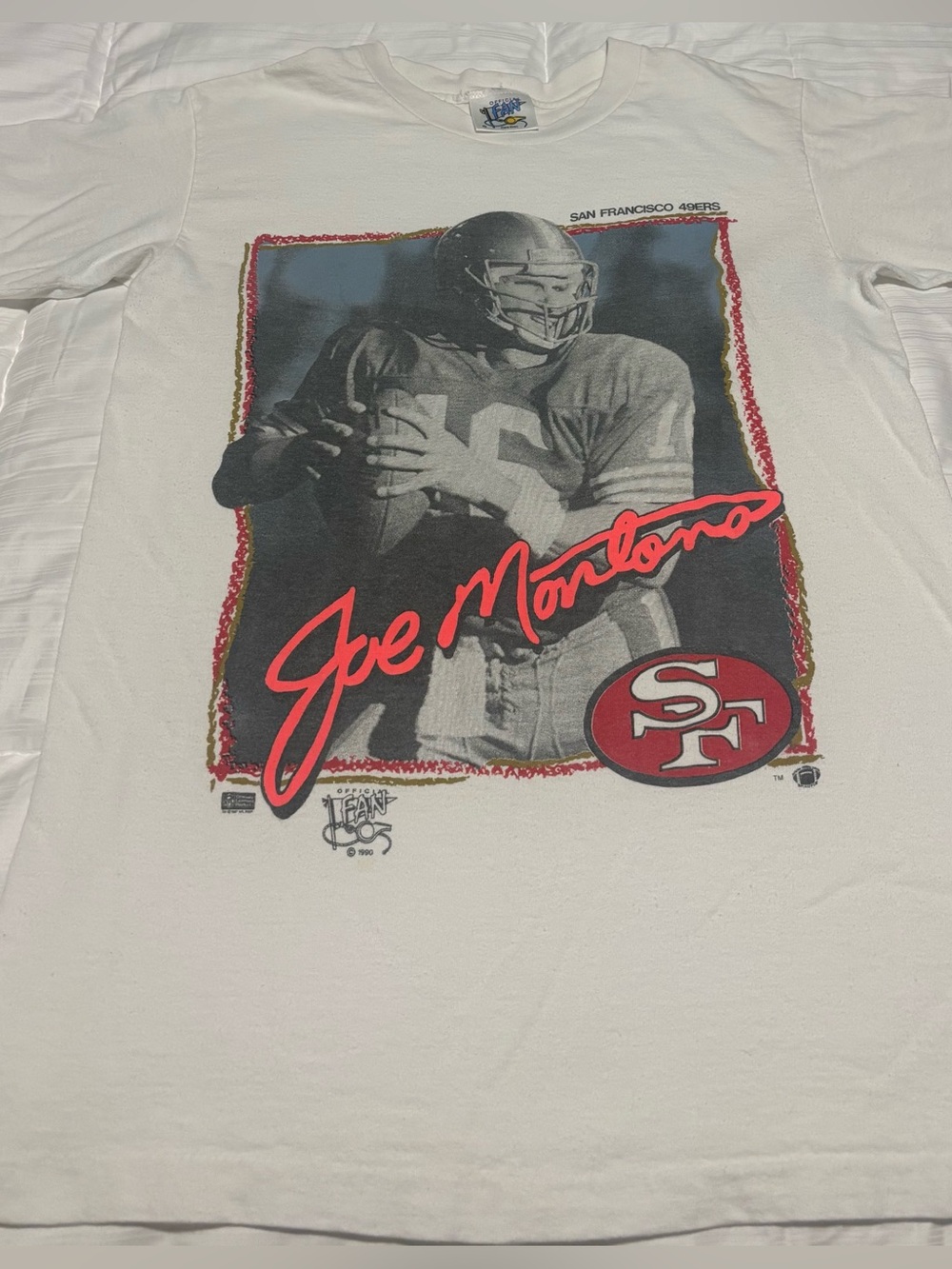 Vintage 1990 Joe Montana 49ers NFL Football T-Shirt - Official Fan Tag - no flaw